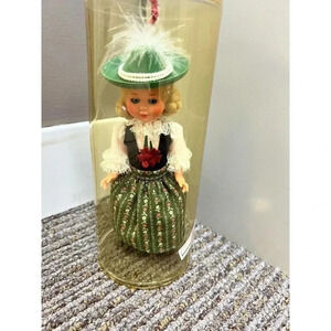 Vintage Souvenir Doll Austria Ethnic Dress Braided Wig Sleepy Eye 7.5 "Tall NEW